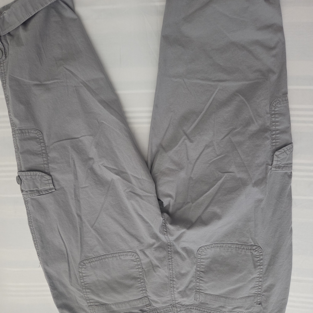 St. John's Bay Gray Capris - Picture 3 of 5